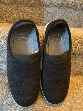Vessi Black Wool Slip-On Sneakers with White Sole size W8 vegan wool